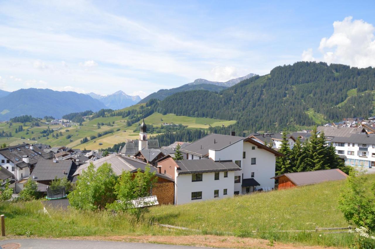 Apart Bergsonne Fiss Luaran gambar