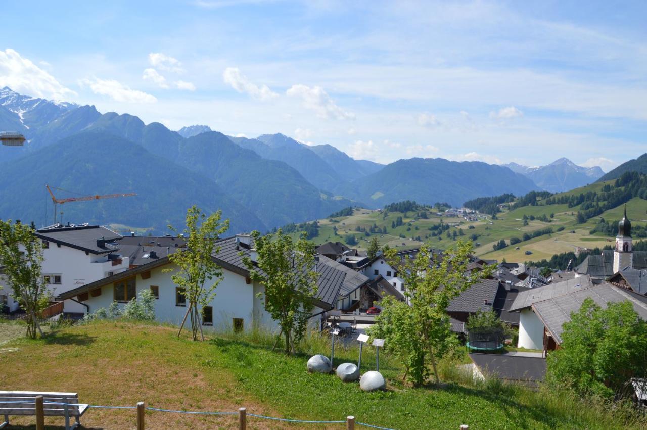 Apart Bergsonne Fiss Luaran gambar