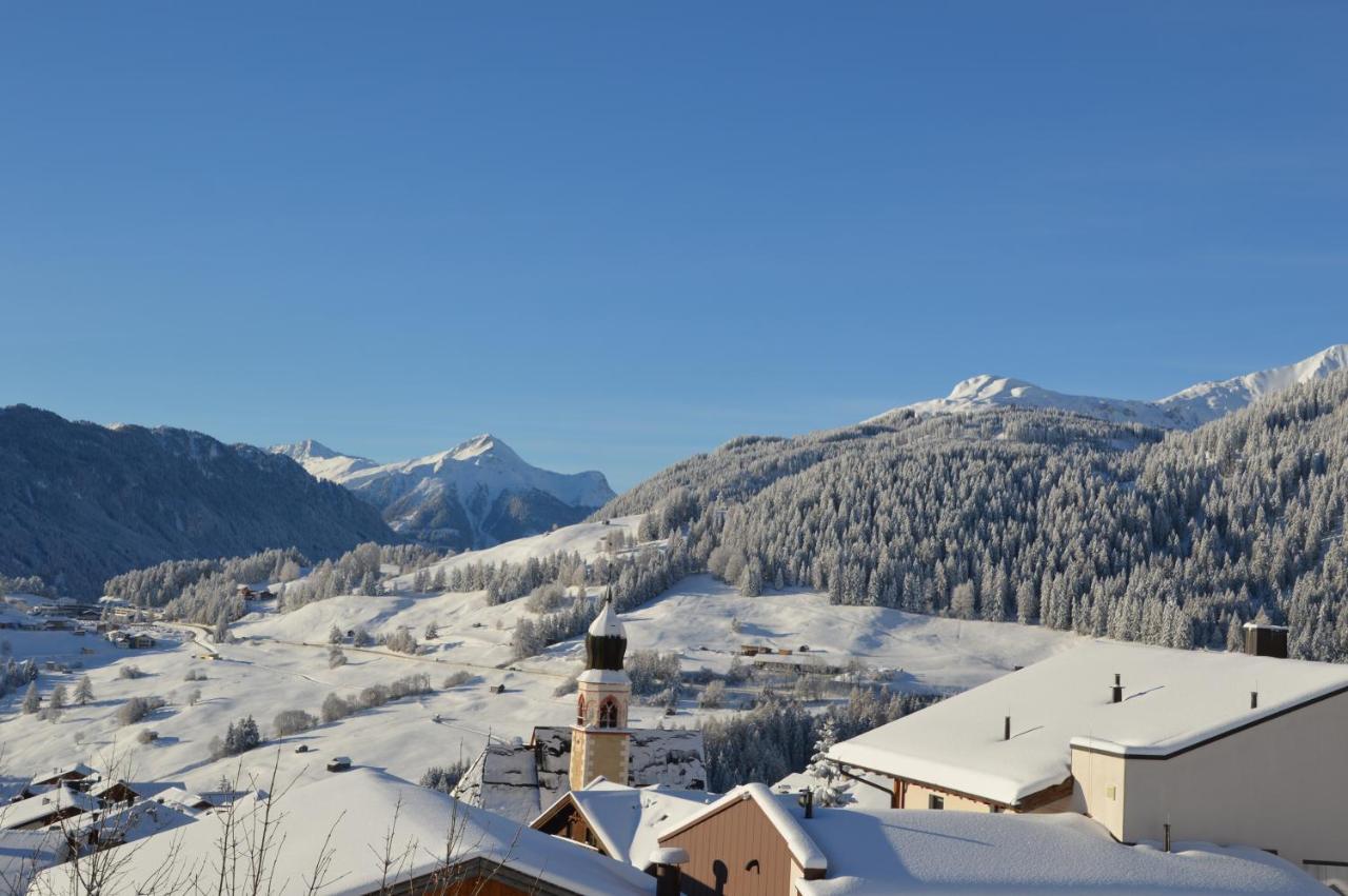 Apart Bergsonne Fiss Luaran gambar
